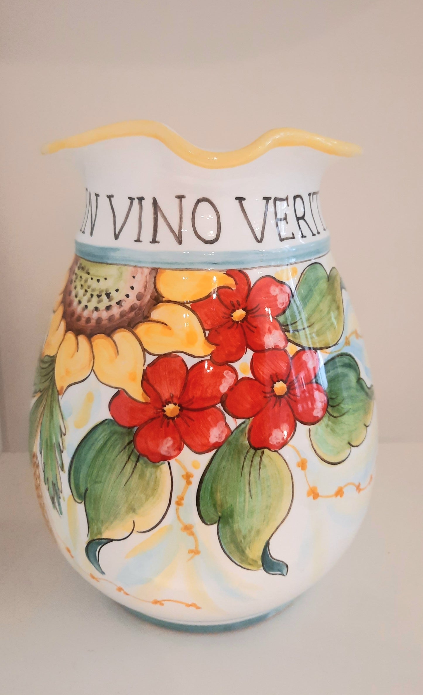 Brocca 1 litro in ceramica dipinta a mano. Maneggevole e capiente darà colore e prestigio alla tua tavola