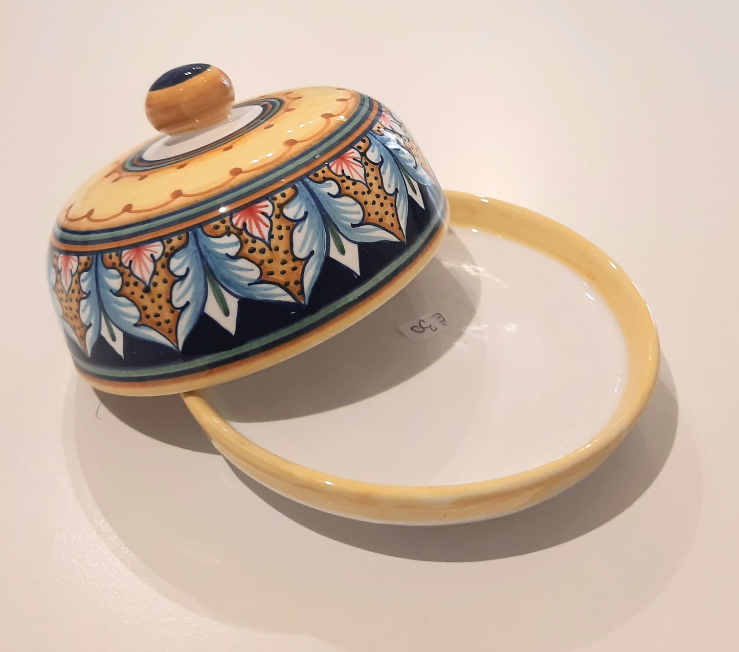 Butter dish