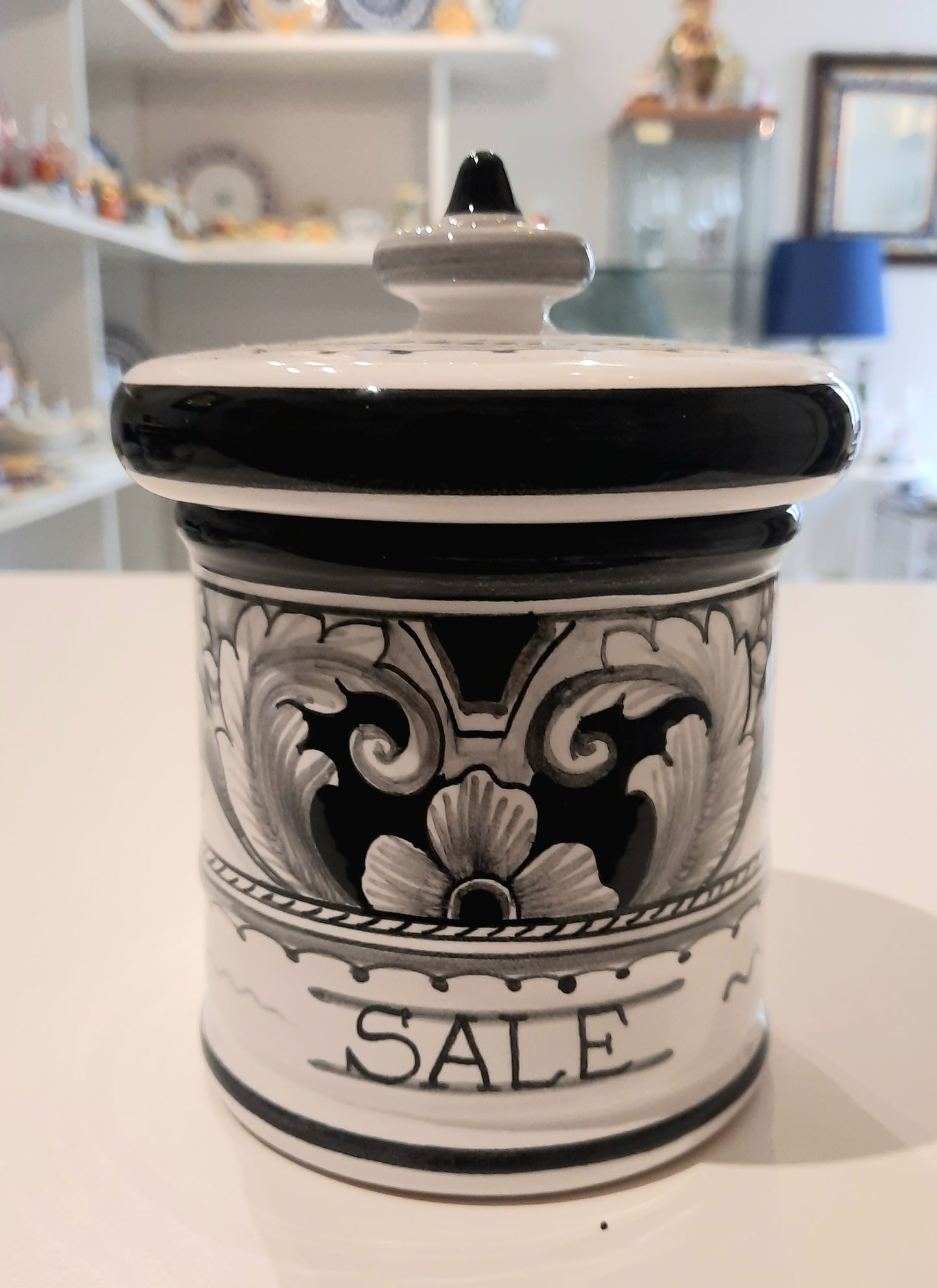 Coppia di Barattoli da cucina cm 15 in ceramica dipinta a mano. Utili ma anche decorativi per la vostra cucina.