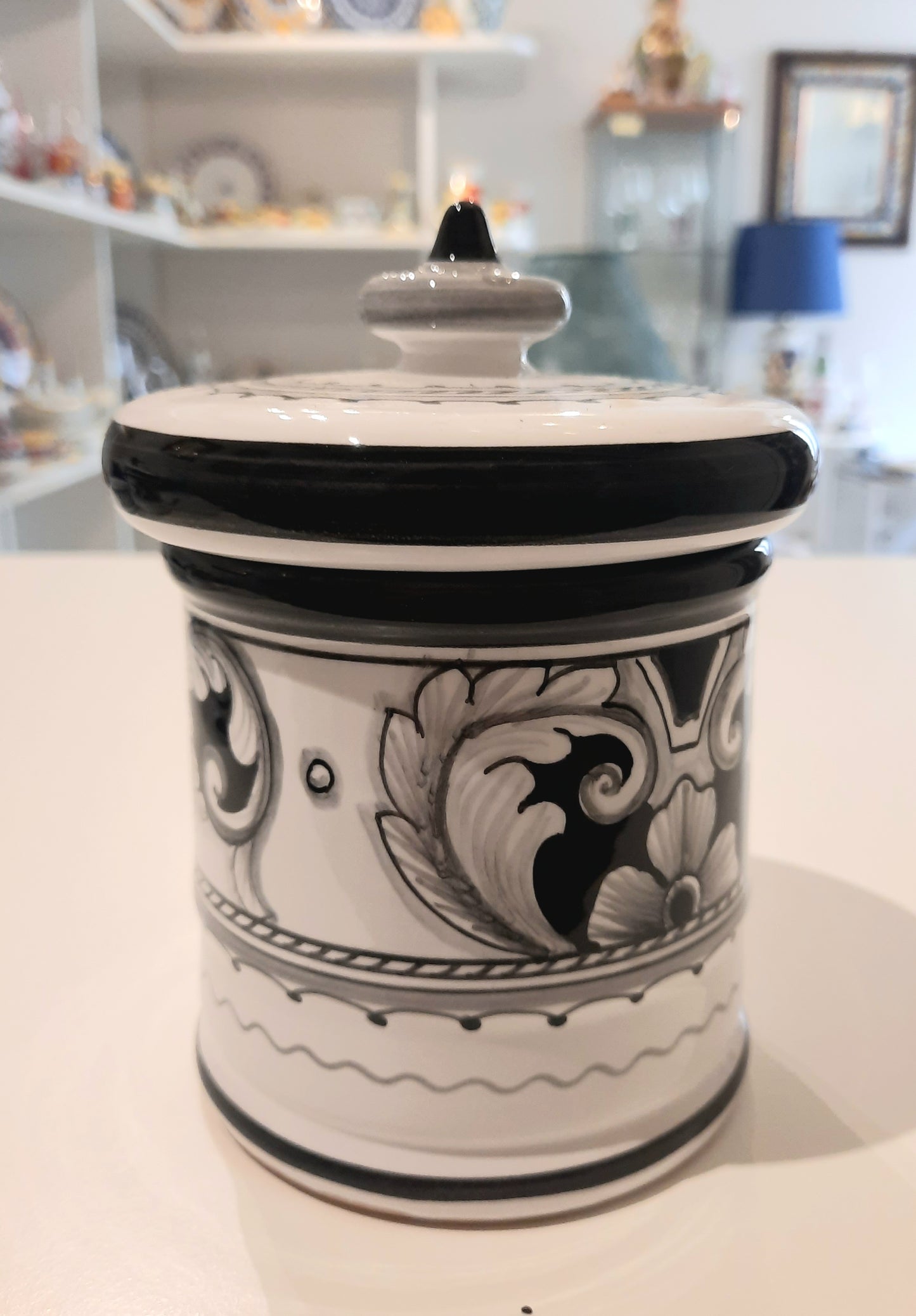 Coppia di Barattoli da cucina cm 15 in ceramica dipinta a mano. Utili ma anche decorativi per la vostra cucina.