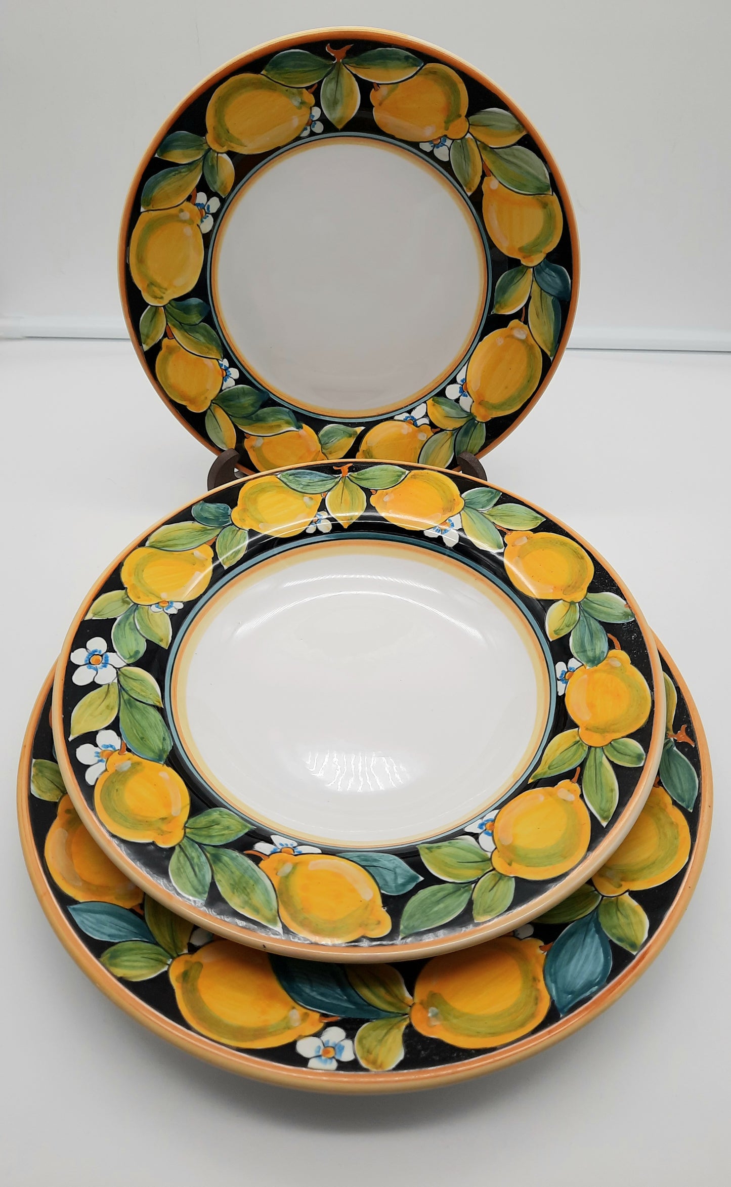 Lemons decoration table place