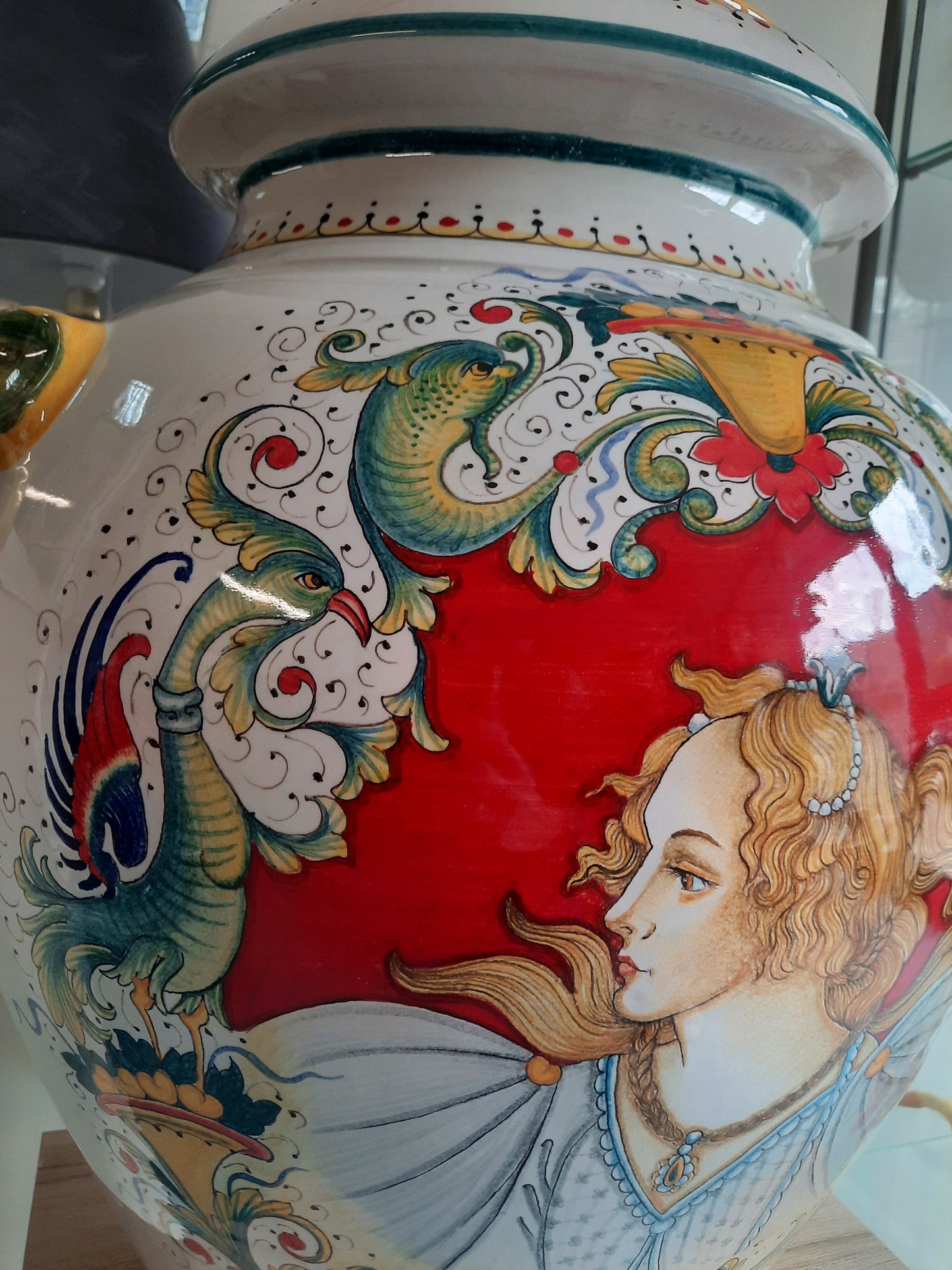 Orcio con manici altezza cm 65 decorato a mano con Figura Classica e grottesche rinascimentali