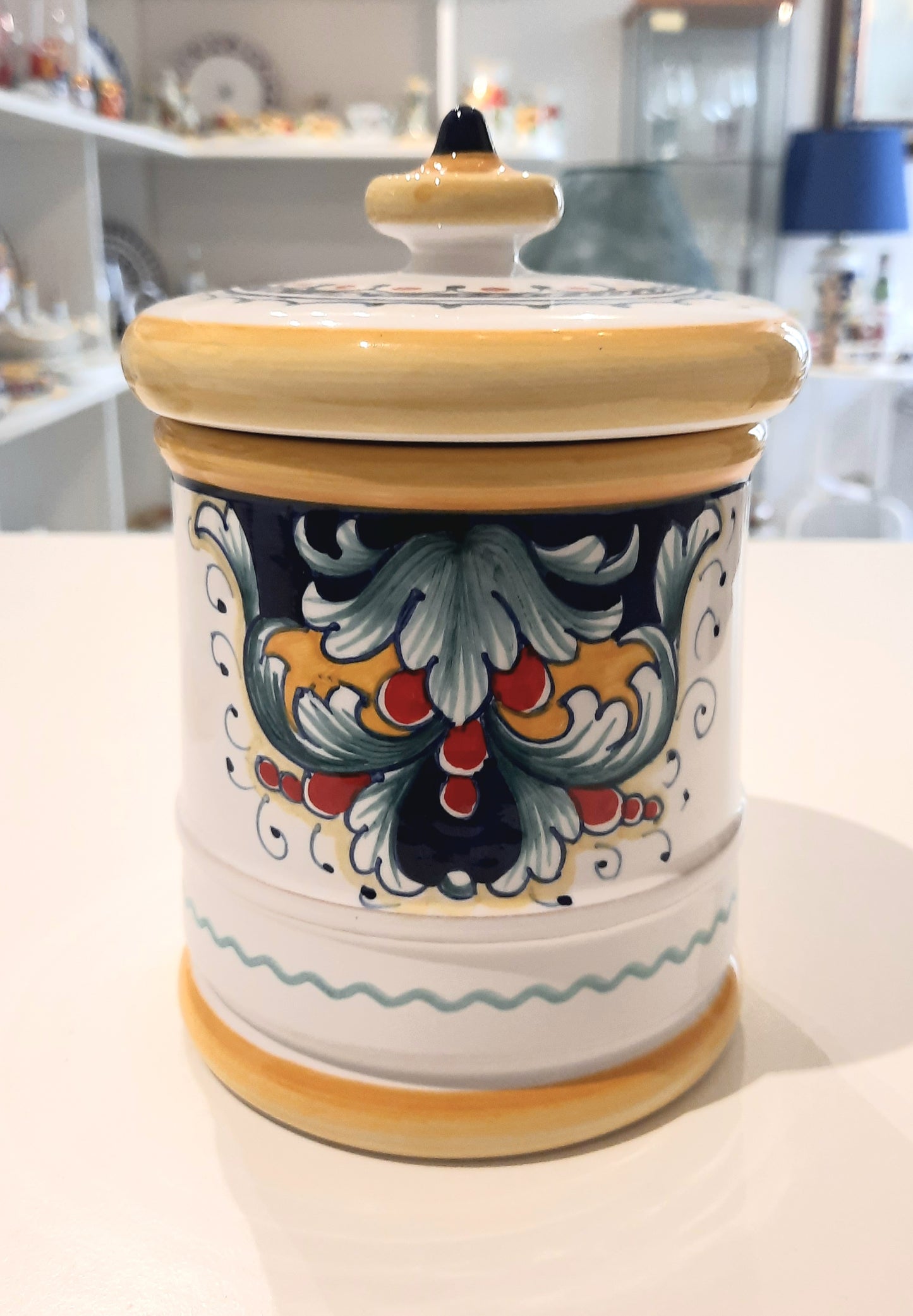 Coppia di Barattoli da cucina cm 15 in ceramica dipinta a mano. Utili ma anche decorativi per la vostra cucina.