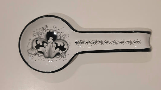 Spoon rest with black and white decoration