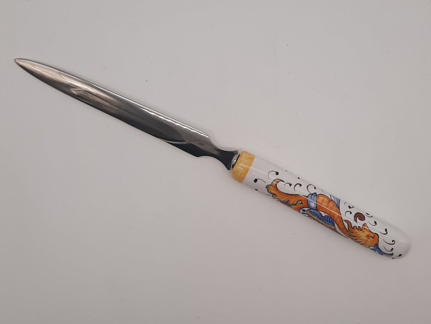 Paper knife with Raffaellesxo decoration